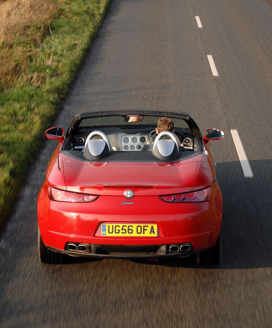  Alfa Romeo Spider (939E) 2007 года  (UK) (фото 10 из 38)